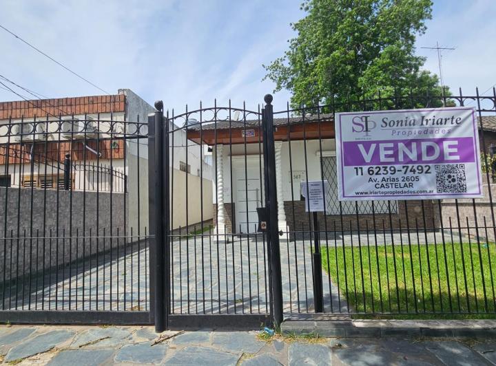 Casa · 170m² · 5 Ambientes · 2 Cocheras
