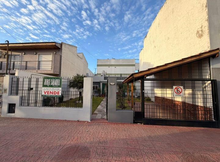 Casa · 65m² · 3 Ambientes · 1 Cochera