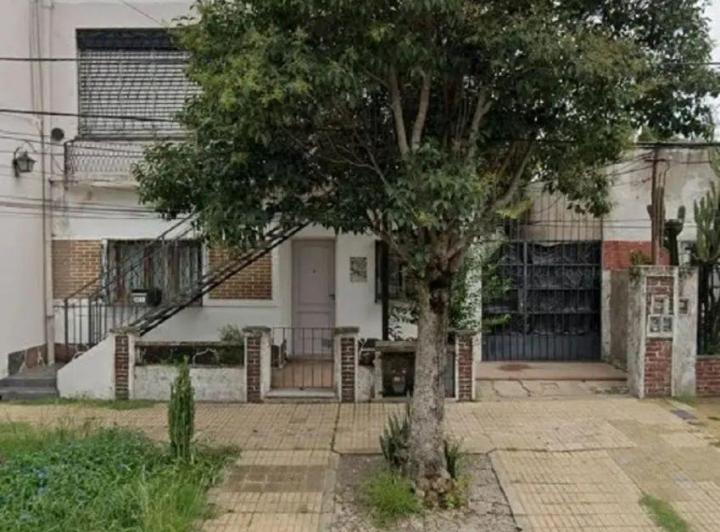 Casa · 130m² · 7 Ambientes · 2 Cocheras