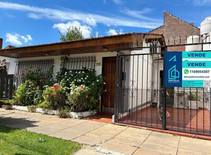 Casa · 61m² · 3 Ambientes · 1 Cochera