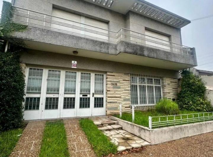 Casa · 190m² · 4 Ambientes · 1 Cochera
