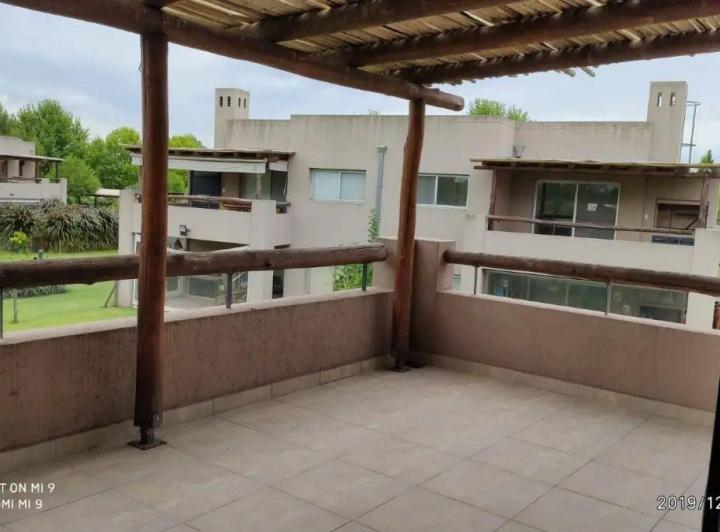 Casa · 86m² · 3 Ambientes · 1 Cochera