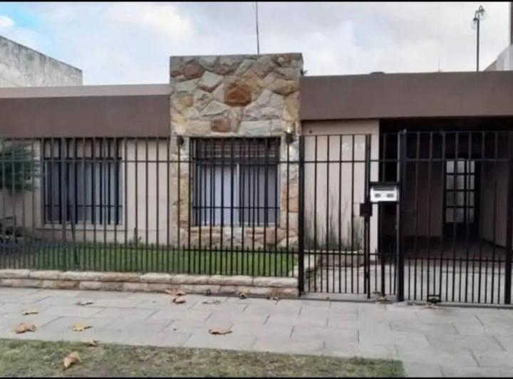 Casa · 120m² · 4 Ambientes · 1 Cochera