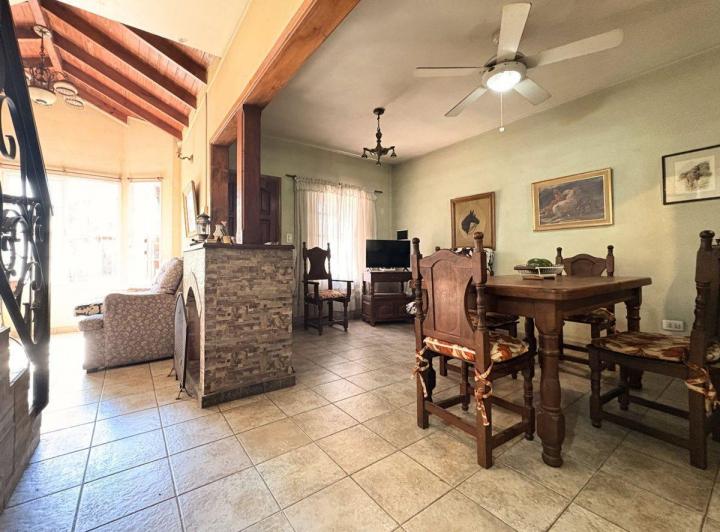 Casa · 173m² · 4 Ambientes · 1 Cochera