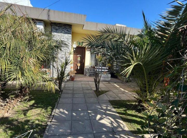 Casa · 236m² · 4 Ambientes · 3 Cocheras