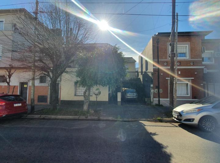 Casa · 160m² · 5 Ambientes · 1 Cochera