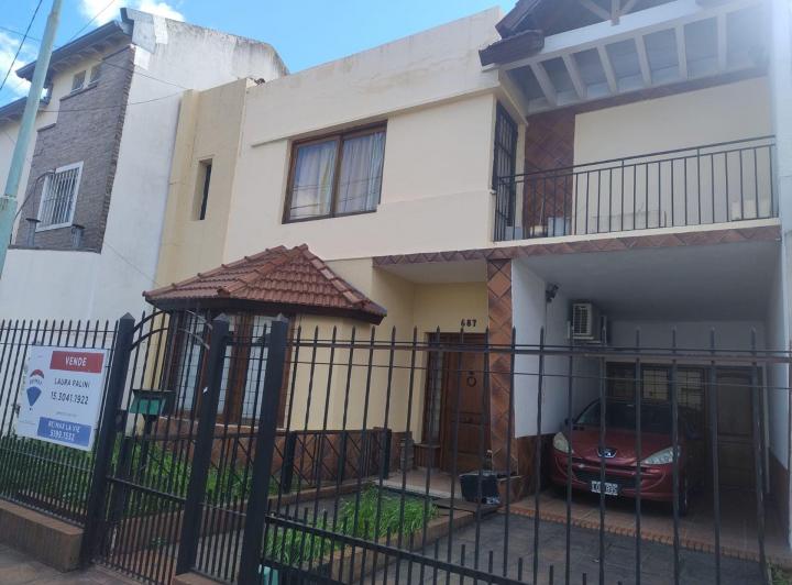 Casa · 170m² · 6 Ambientes · 2 Cocheras