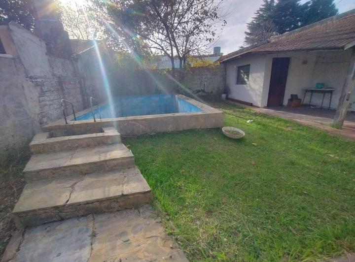 Casa · 166m² · 5 Ambientes · 2 Cocheras