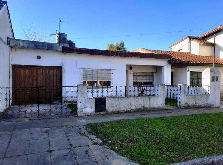 Casa · 80m² · 3 Ambientes · 1 Cochera
