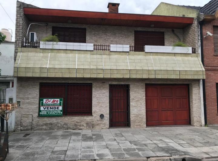 Casa · 179m² · 4 Ambientes · 2 Cocheras