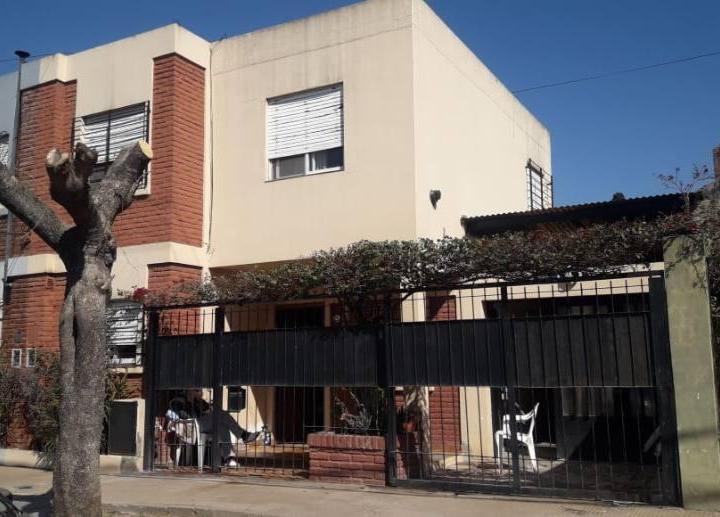 Casa · 100m² · 4 Ambientes · 1 Cochera