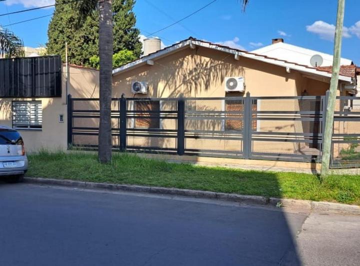 Casa · 180m² · 3 Ambientes · 2 Cocheras