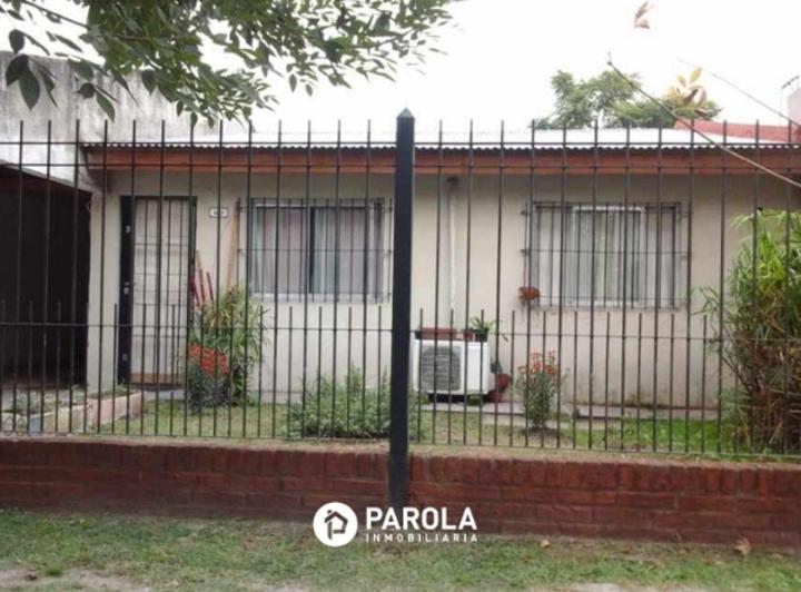 Casa · 75m² · 4 Ambientes · 1 Cochera
