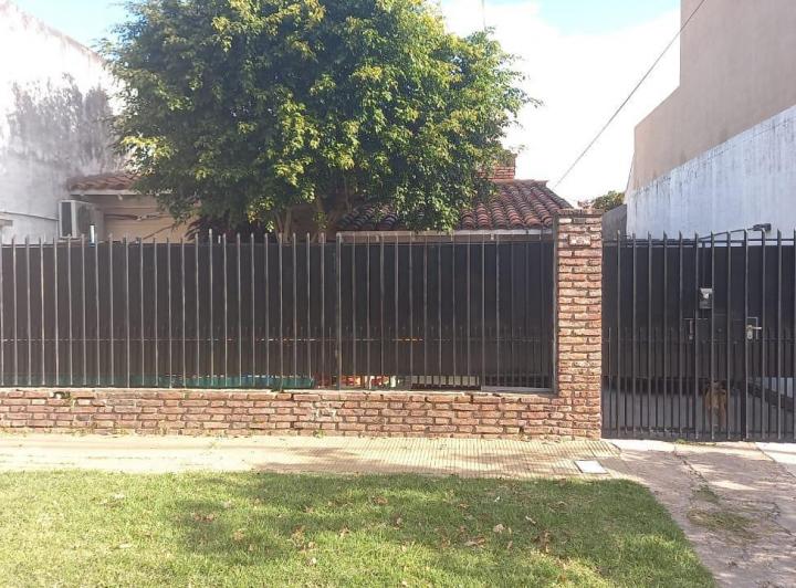 Casa · 150m² · 4 Ambientes · 2 Cocheras