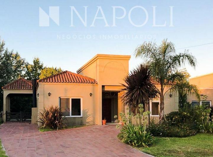 Casa · 136m² · 3 Ambientes · 2 Cocheras