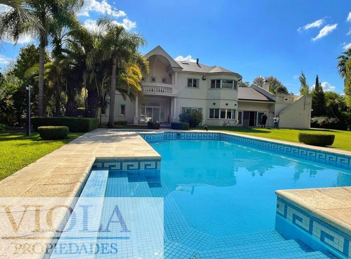 Casa · 610m² · 6 Ambientes · 6 Cocheras
