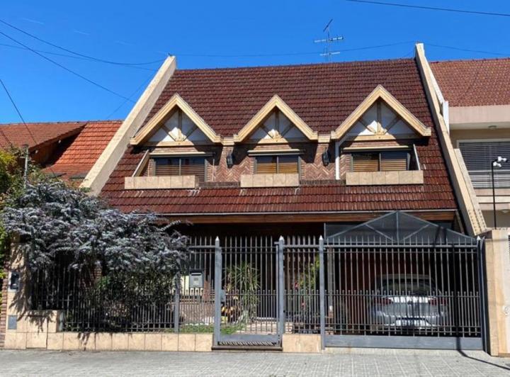 Casa · 280m² · 5 Ambientes