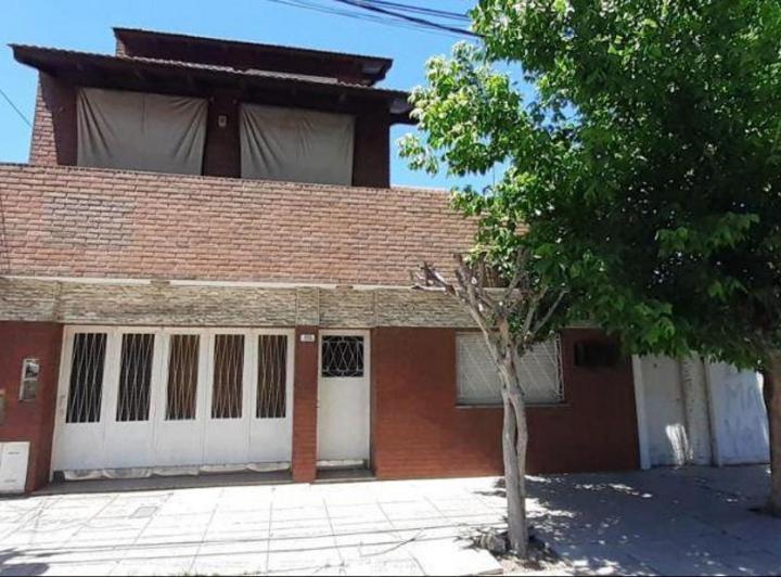 Casa · 200m² · 6 Ambientes · 1 Cochera