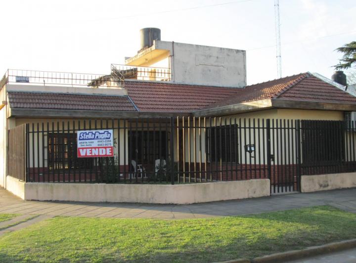 Casa · 120m² · 4 Ambientes · 4 Cocheras