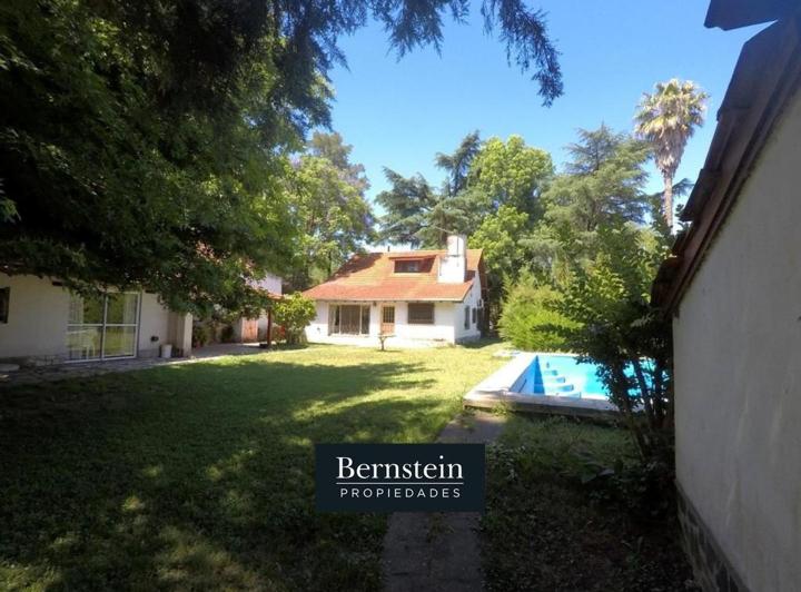 Casa · 130m² · 5 Ambientes · 3 Cocheras