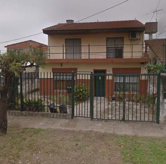 Casa · 200m² · 3 Ambientes · 1 Cochera