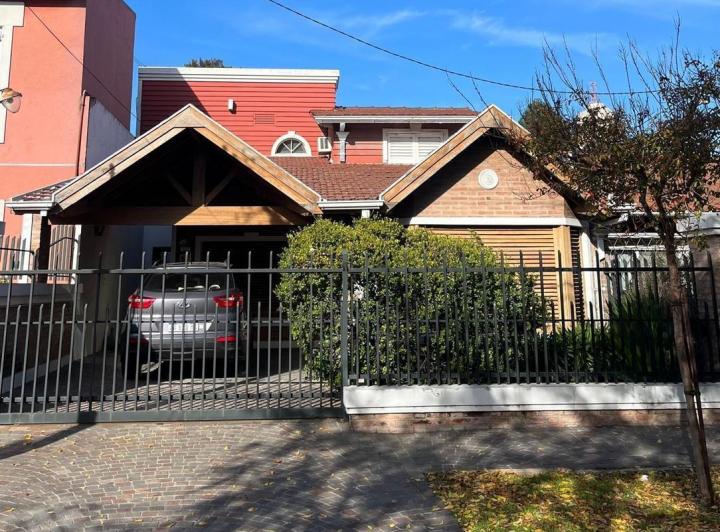 Casa · 171m² · 5 Ambientes · 1 Cochera