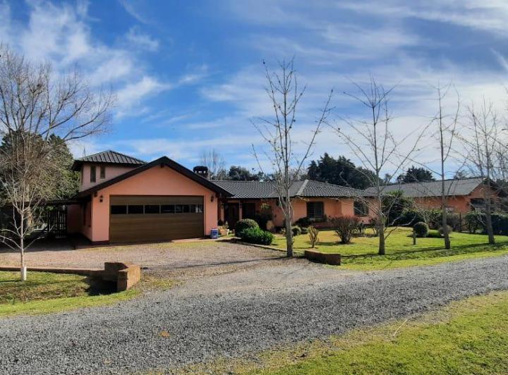 Casa · 320m² · 5 Ambientes