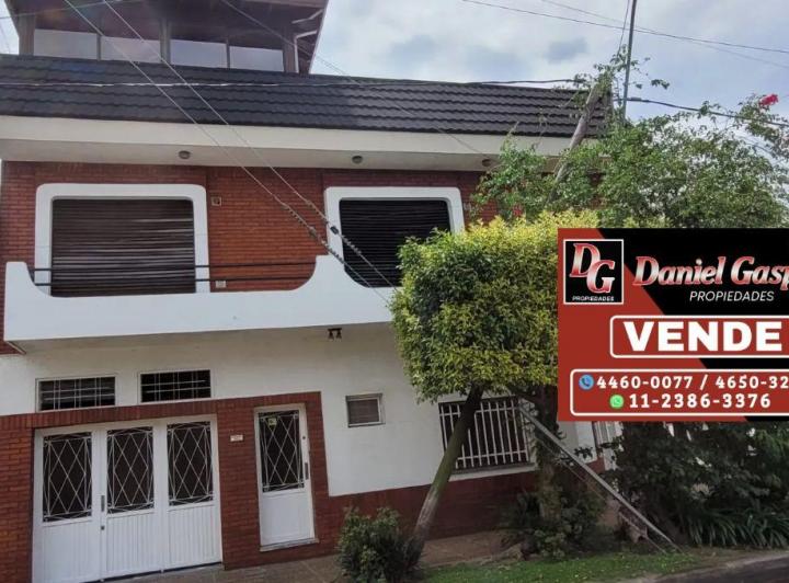 Casa · 180m² · 5 Ambientes · 1 Cochera