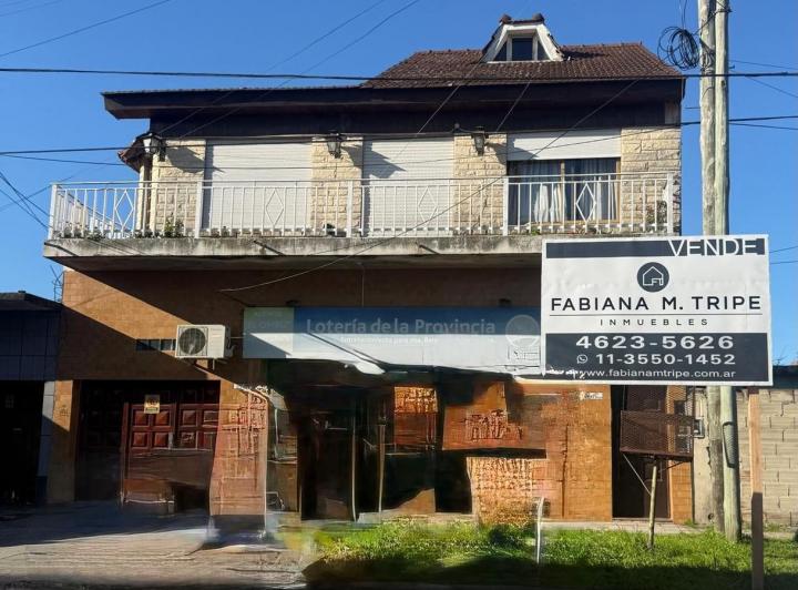 Casa · 200m² · 4 Ambientes · 4 Cocheras