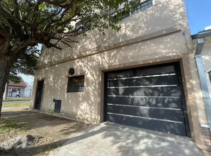 Casa · 55m² · 3 Ambientes · 1 Cochera
