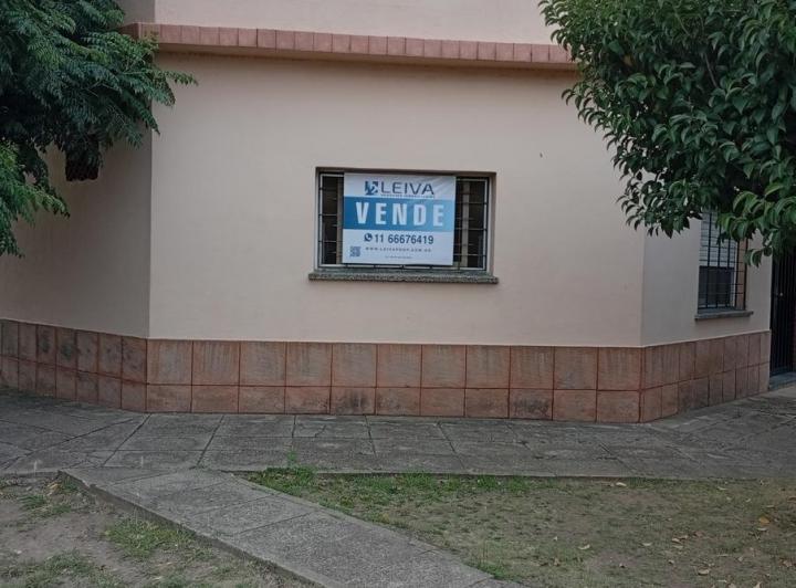 Casa · 126m² · 5 Ambientes · 2 Cocheras