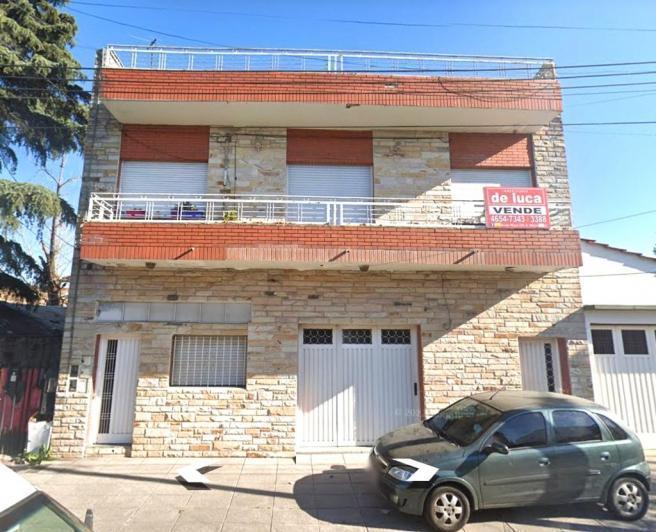 Casa · 200m² · 6 Ambientes · 1 Cochera
