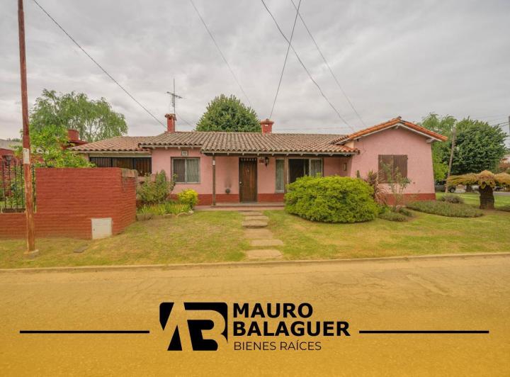Casa · 220m² · 4 Ambientes · 2 Cocheras