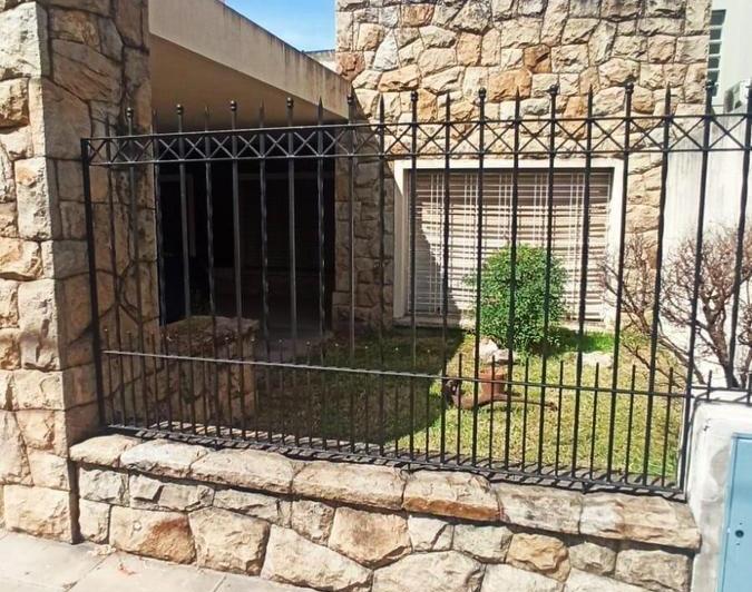 Casa · 150m² · 4 Ambientes · 1 Cochera
