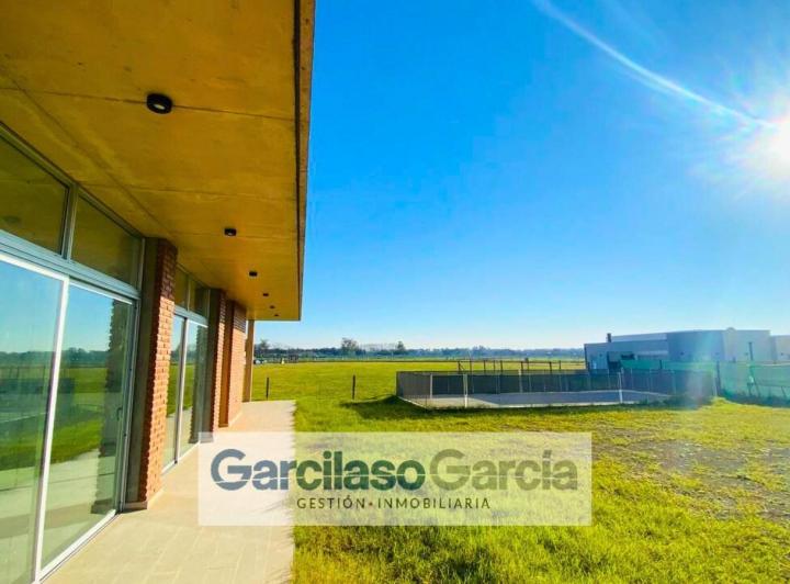 Casa · 127m² · 4 Ambientes · 2 Cocheras