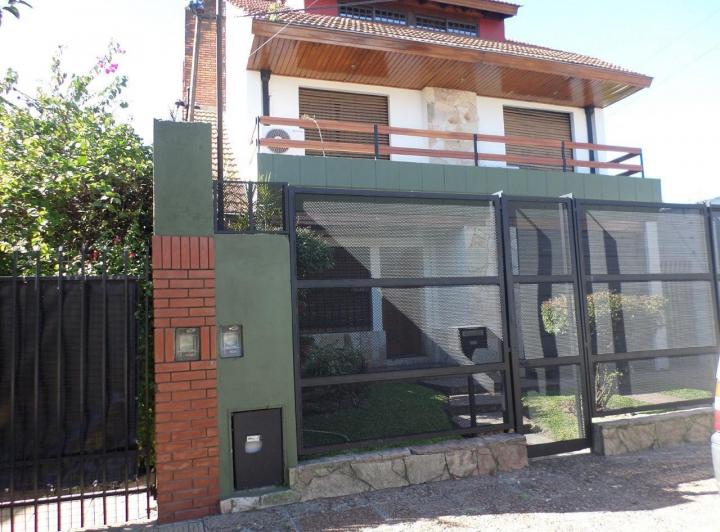 Casa · 180m² · 4 Ambientes · 2 Cocheras