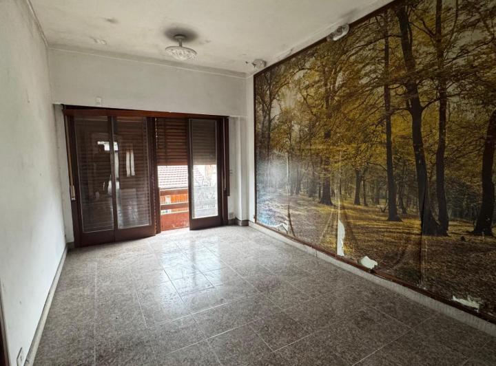 Casa · 180m² · 5 Ambientes · 3 Cocheras
