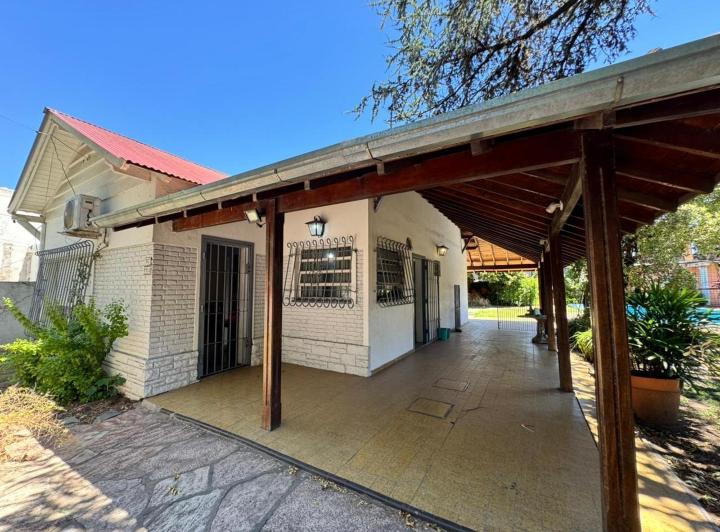 Casa · 155m² · 3 Ambientes · 3 Cocheras