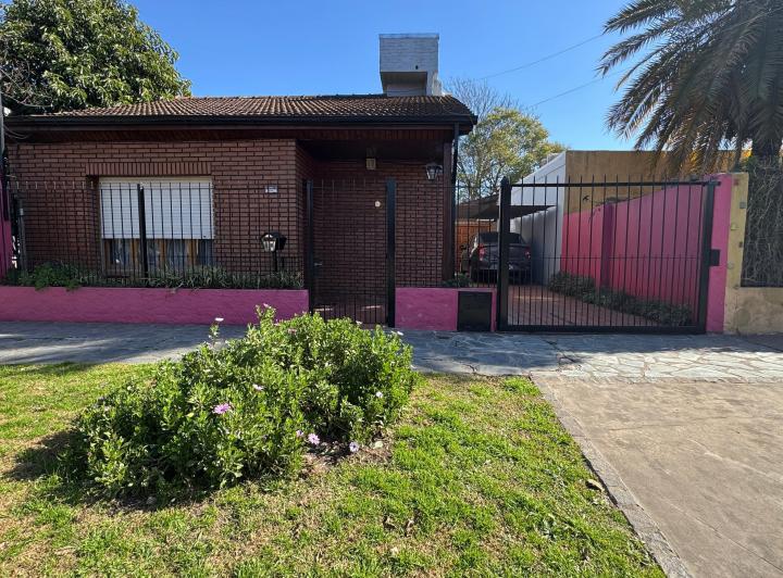 Casa · 166m² · 5 Ambientes · 2 Cocheras
