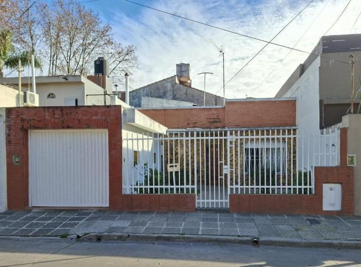 Casa · 100m² · 4 Ambientes · 1 Cochera
