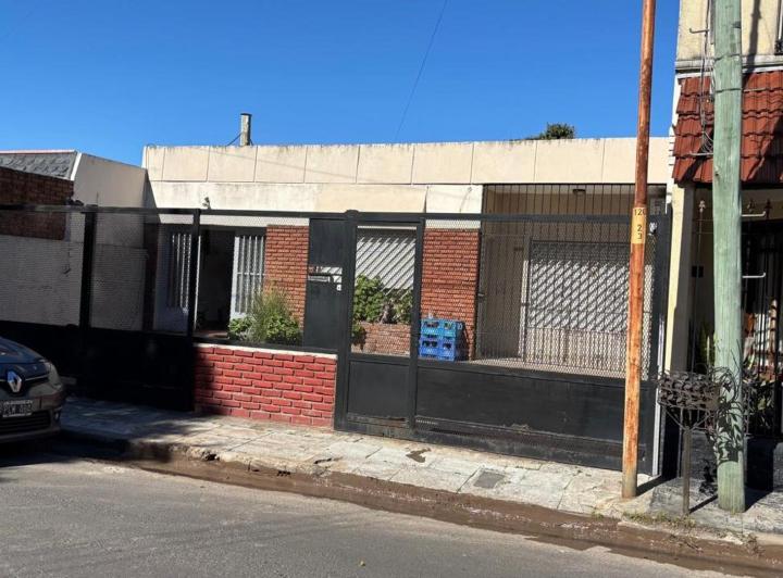 Casa · 190m² · 4 Ambientes · 3 Cocheras