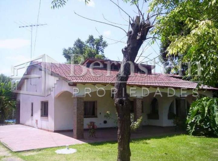Casa · 140m² · 4 Ambientes · 1 Cochera