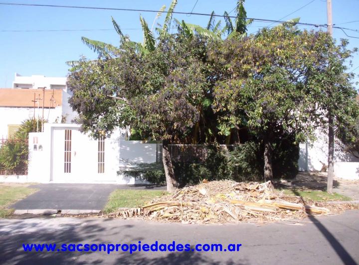 Casa · 1m² · 4 Ambientes · 1 Cochera