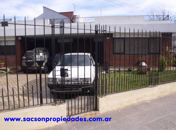 Casa · 164m² · 4 Ambientes · 1 Cochera