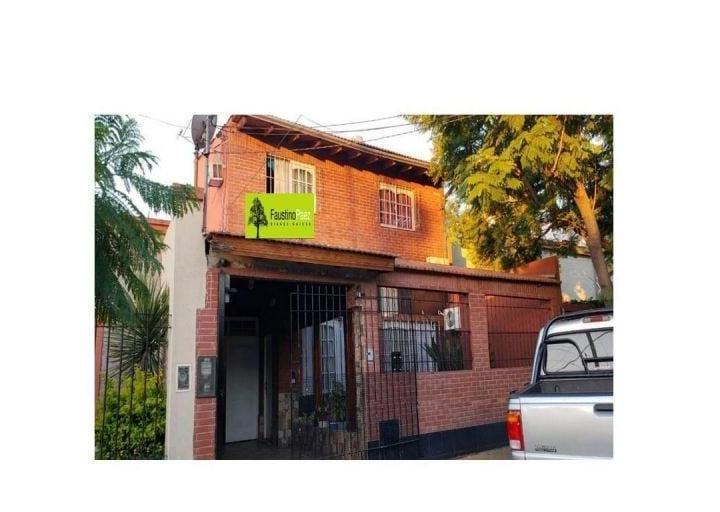 Casa · 180m² · 5 Ambientes · 5 Cocheras