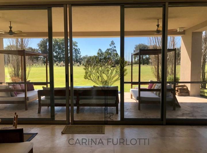 Casa · 333m² · 7 Ambientes