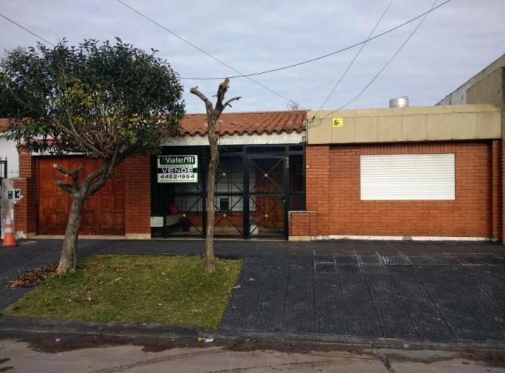 Casa · 128m² · 5 Ambientes · 1 Cochera
