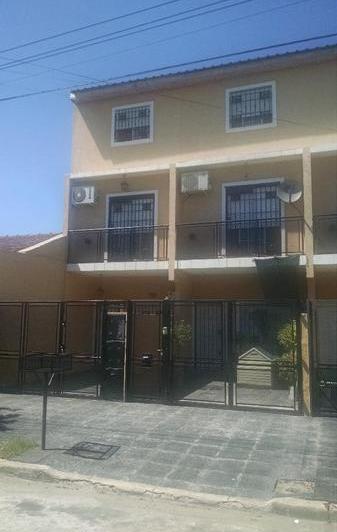 Casa · 98m² · 4 Ambientes · 1 Cochera