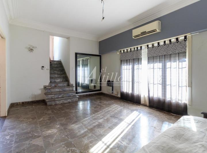 Casa · 200m² · 5 Ambientes · 1 Cochera