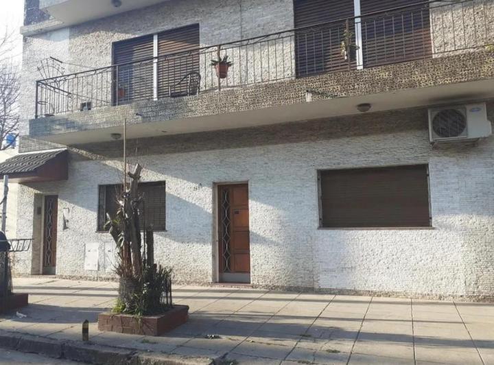 Casa · 180m² · 5 Ambientes